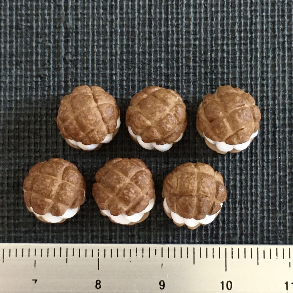 ミニホイップメロンパン brown × white