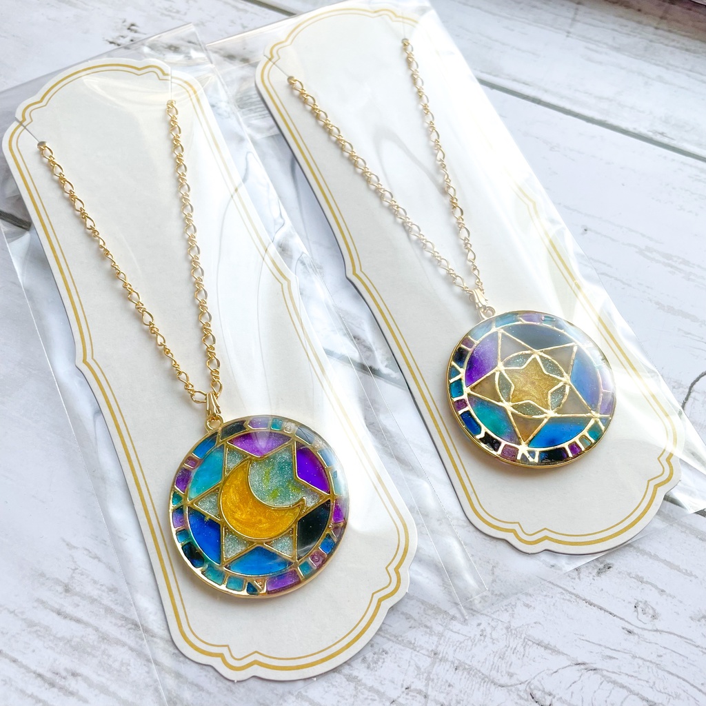 星のステンドグラスネックレス