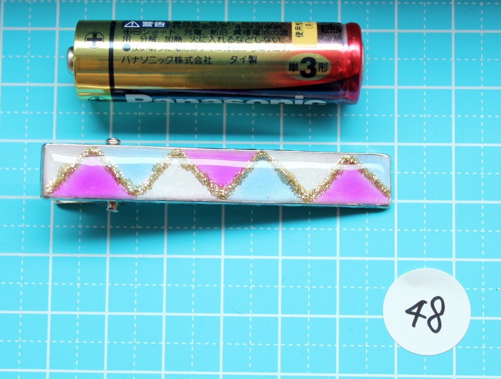 48.紫と青のタイル風ヘアピン