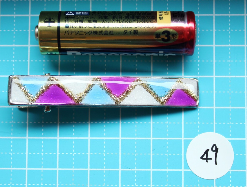 49.紫と青のタイル風ヘアピン