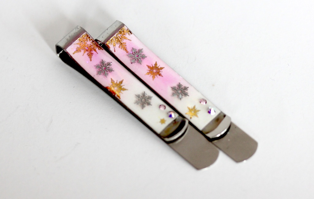 130. 雪の図案ペーパークリップ 小 (紫)