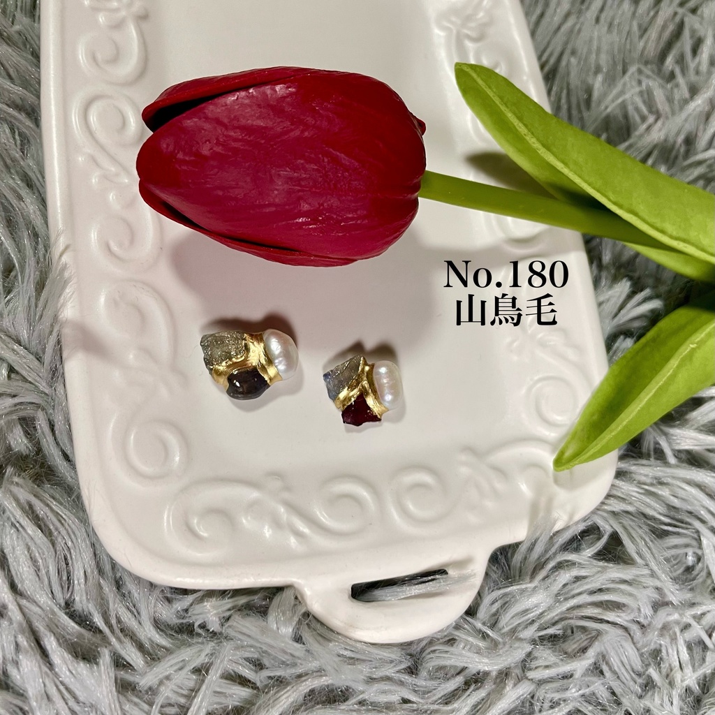 金継ぎイヤーアクセサリー　山鳥毛