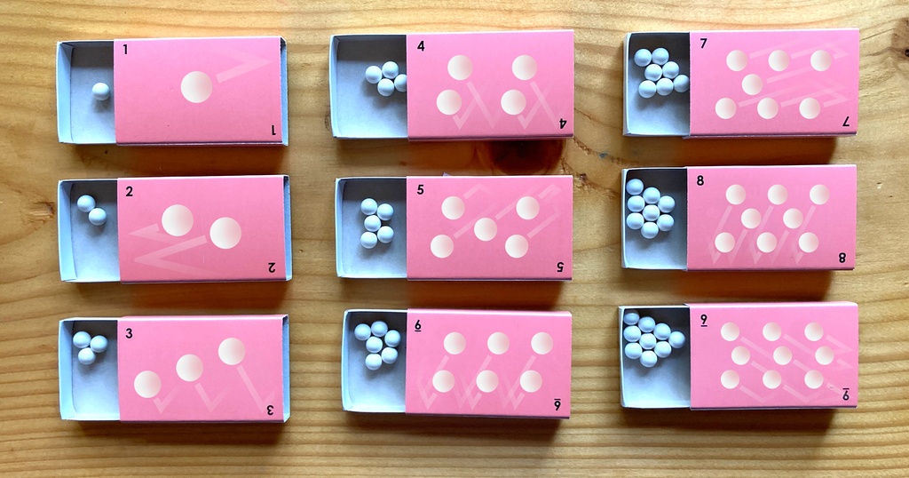 耳と手感覚 第3版(画像は旧版(第2版))