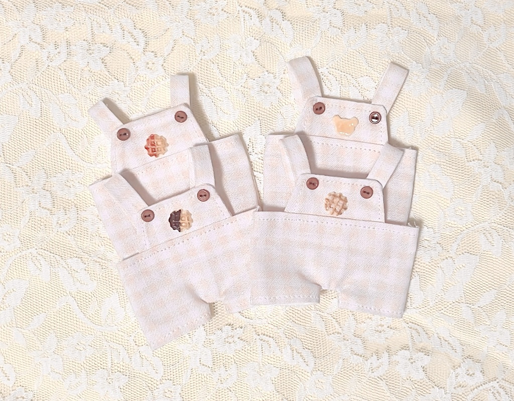 🧇シンプルスイーツサロペット🐻