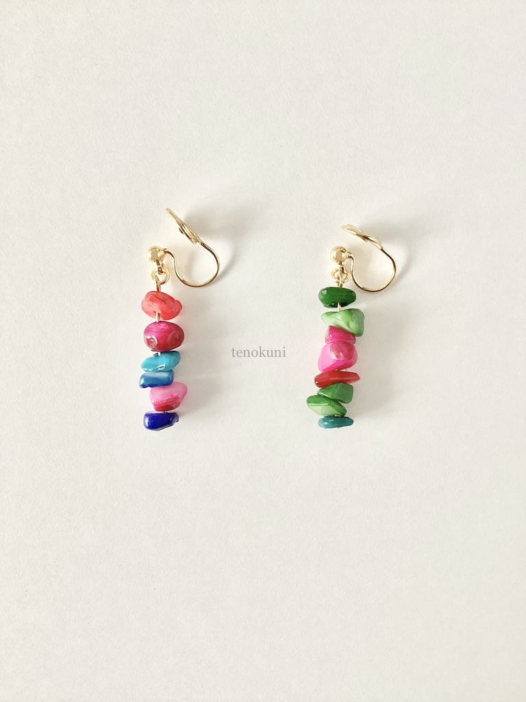 カラフル気分なイヤリング（ショート）