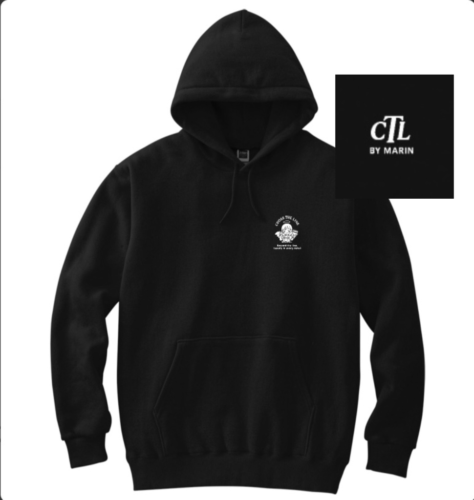 CROSS THE LINE – 胸ロゴフーディ［サイン入りランダムポストカード付属］