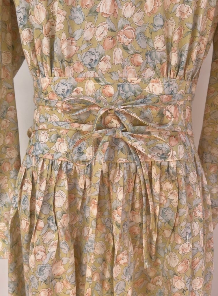 チューリップワンピース