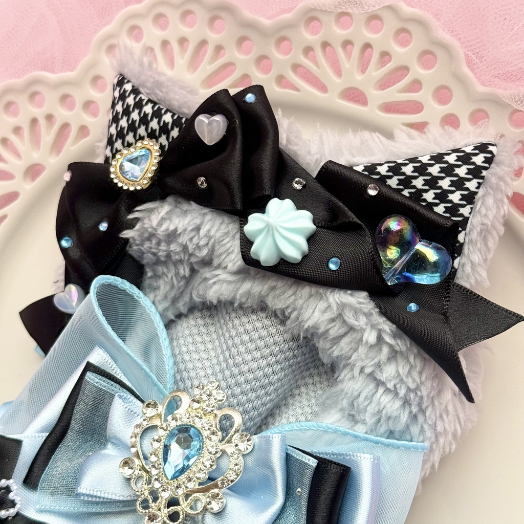 13cm ๐ grey ร blue cat