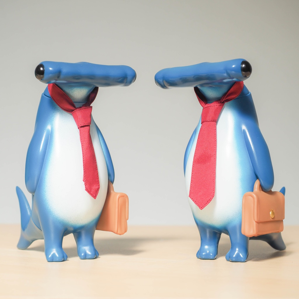 ソフビ「社畜ザメ」【藍色】