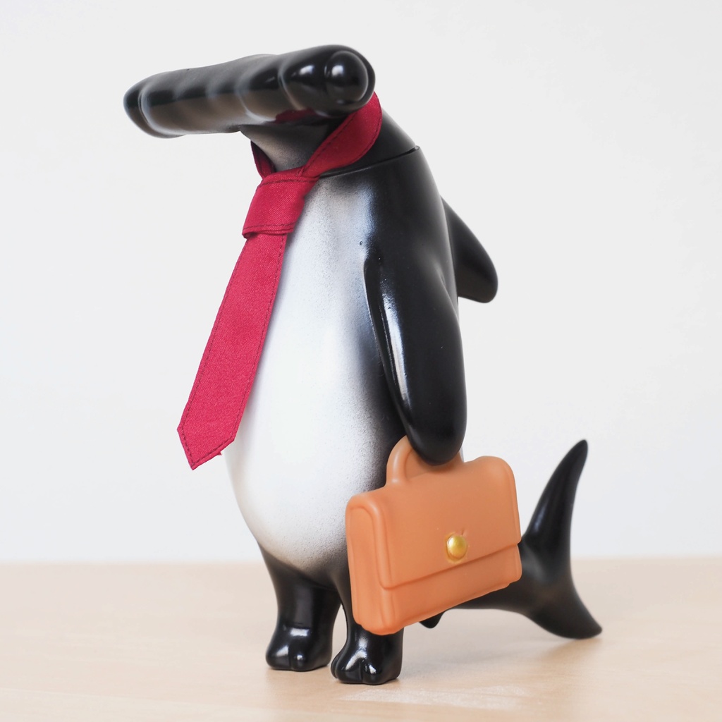 ソフビ「社畜ザメ」【ブラック】