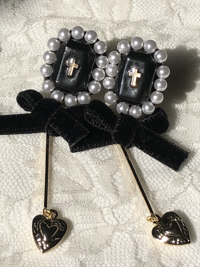 ゴシックシスターイヤリング【エメラルドカット】