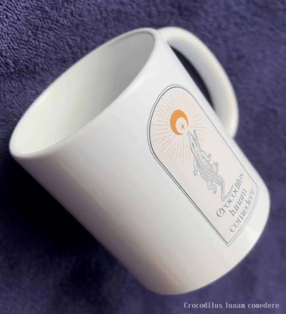 Crocodilus lunam comedereの 看板ロゴ入りマグカップ