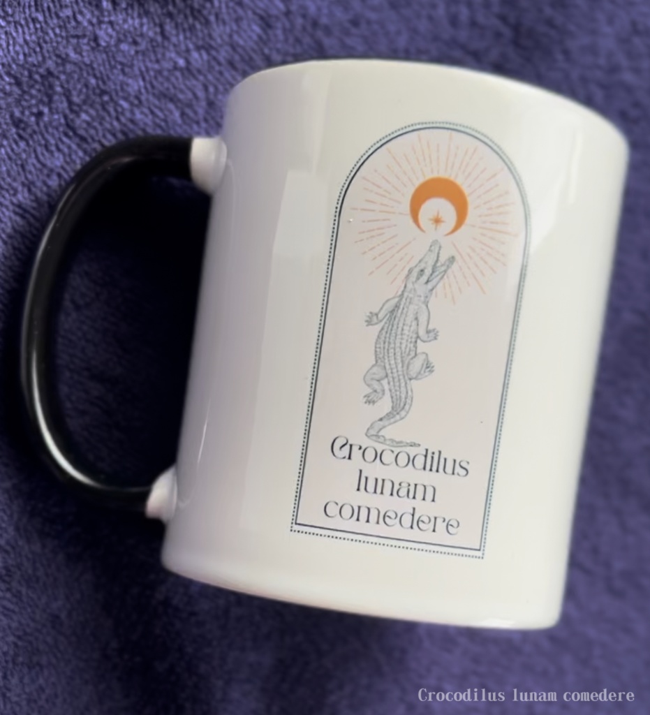 Crocodilus lunam comedere 看板ロゴ入りカラーマグカップ