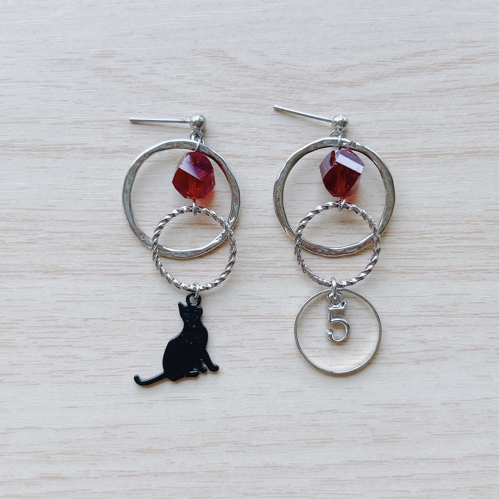 ハイキュー!! 烏野&音駒モチーフピアス/イヤリング