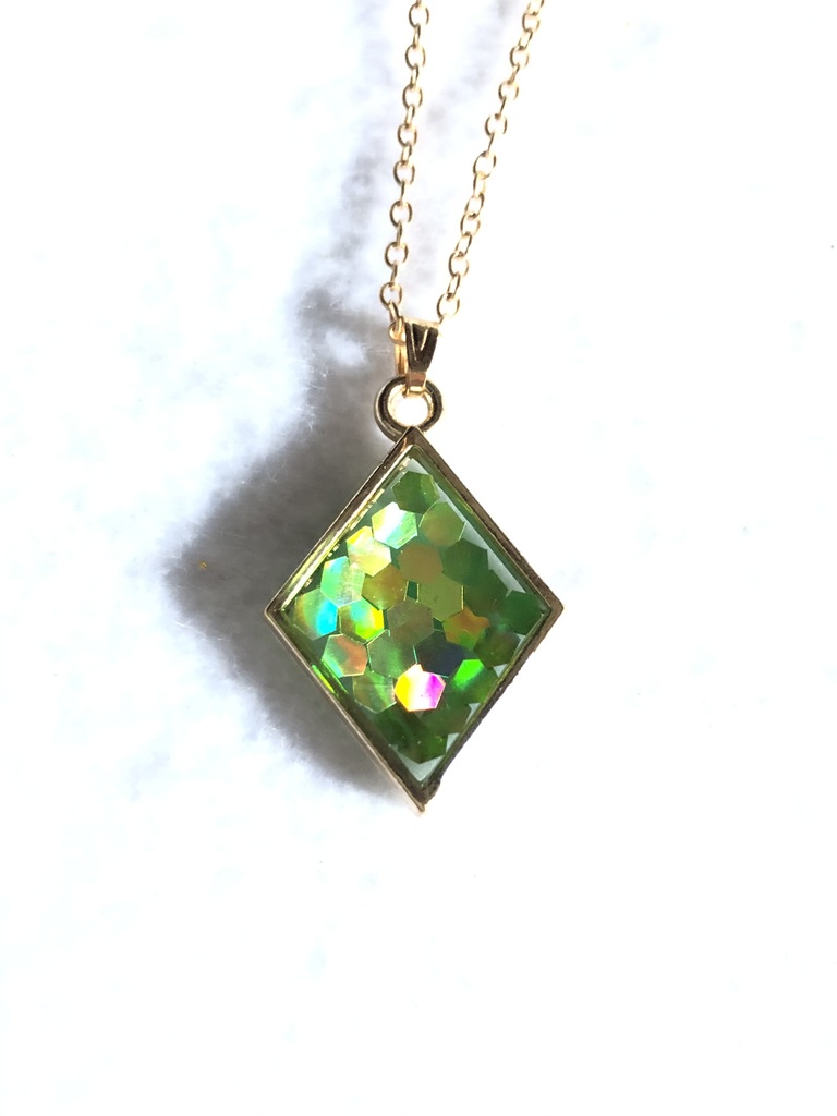 オクタヴィネル ネックレス