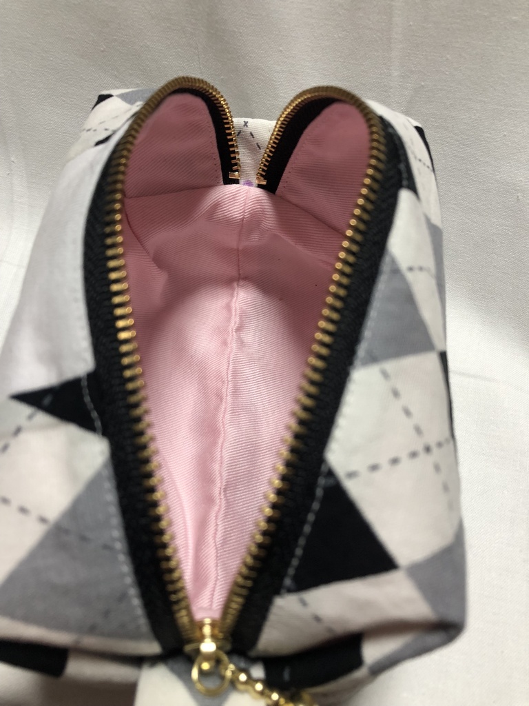 東リベ キャラメルポーチ