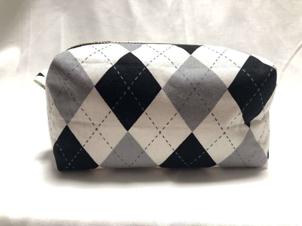 東リベ キャラメルポーチ