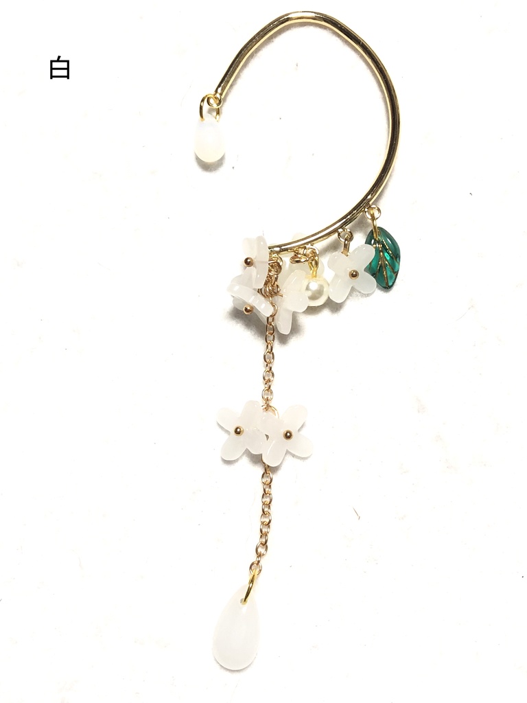 4弁の花のイヤーフック(2024.3)