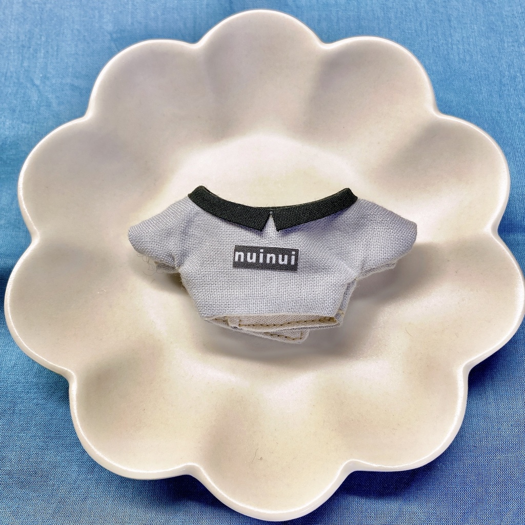 初夏カラーなロゴTシャツ