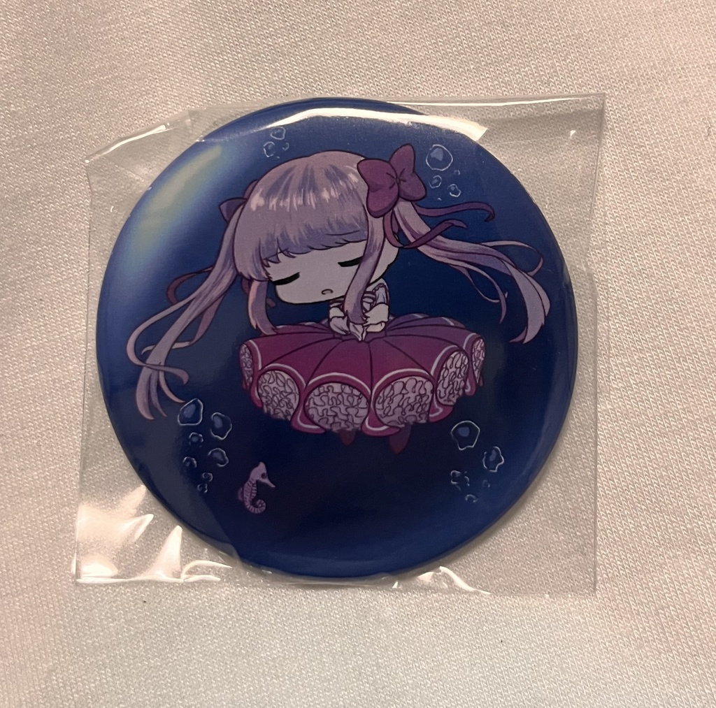 缶バッジ　キティ