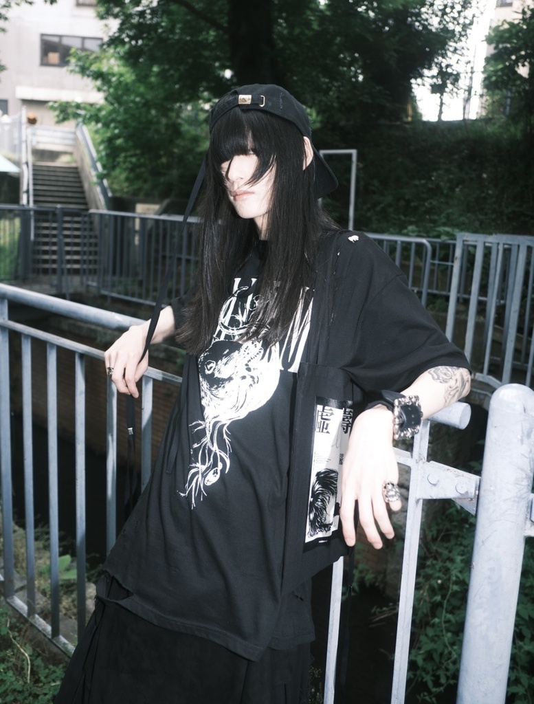 GRAPHIC DAMAGE T-SHIRT