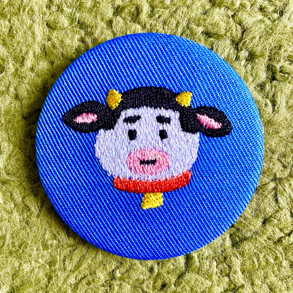 山乳牧場グッズ・刺繍缶バッジ