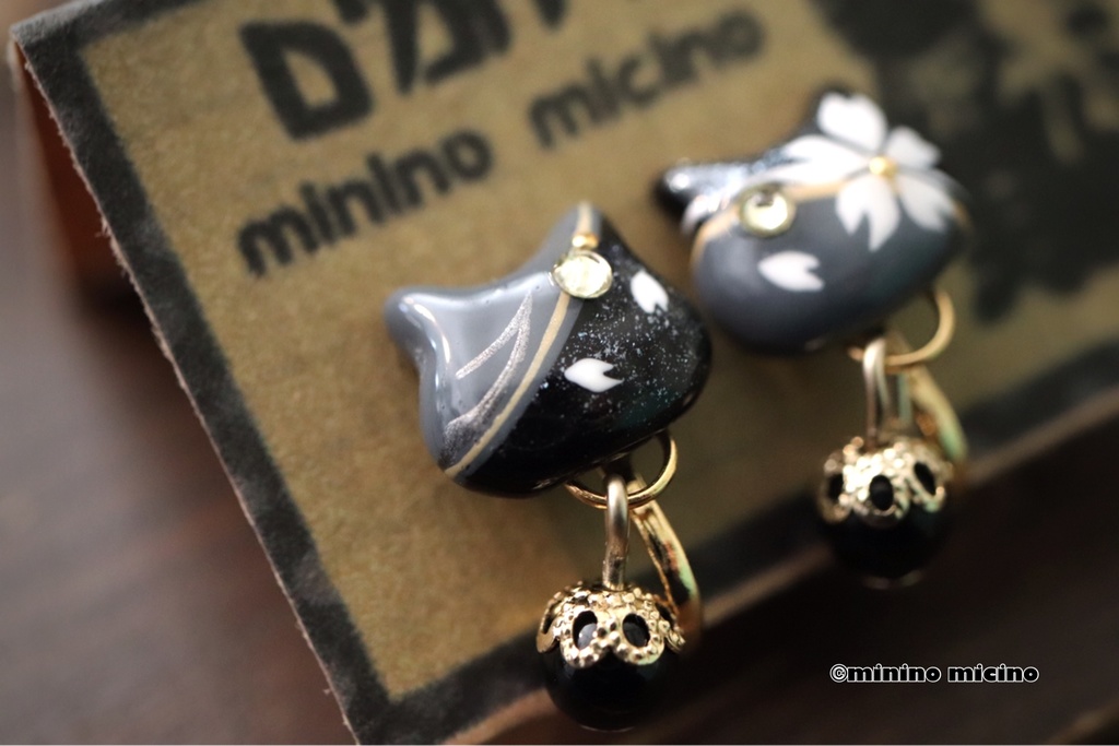 和風アートキャットイヤリング&ピアス❀黒鶴