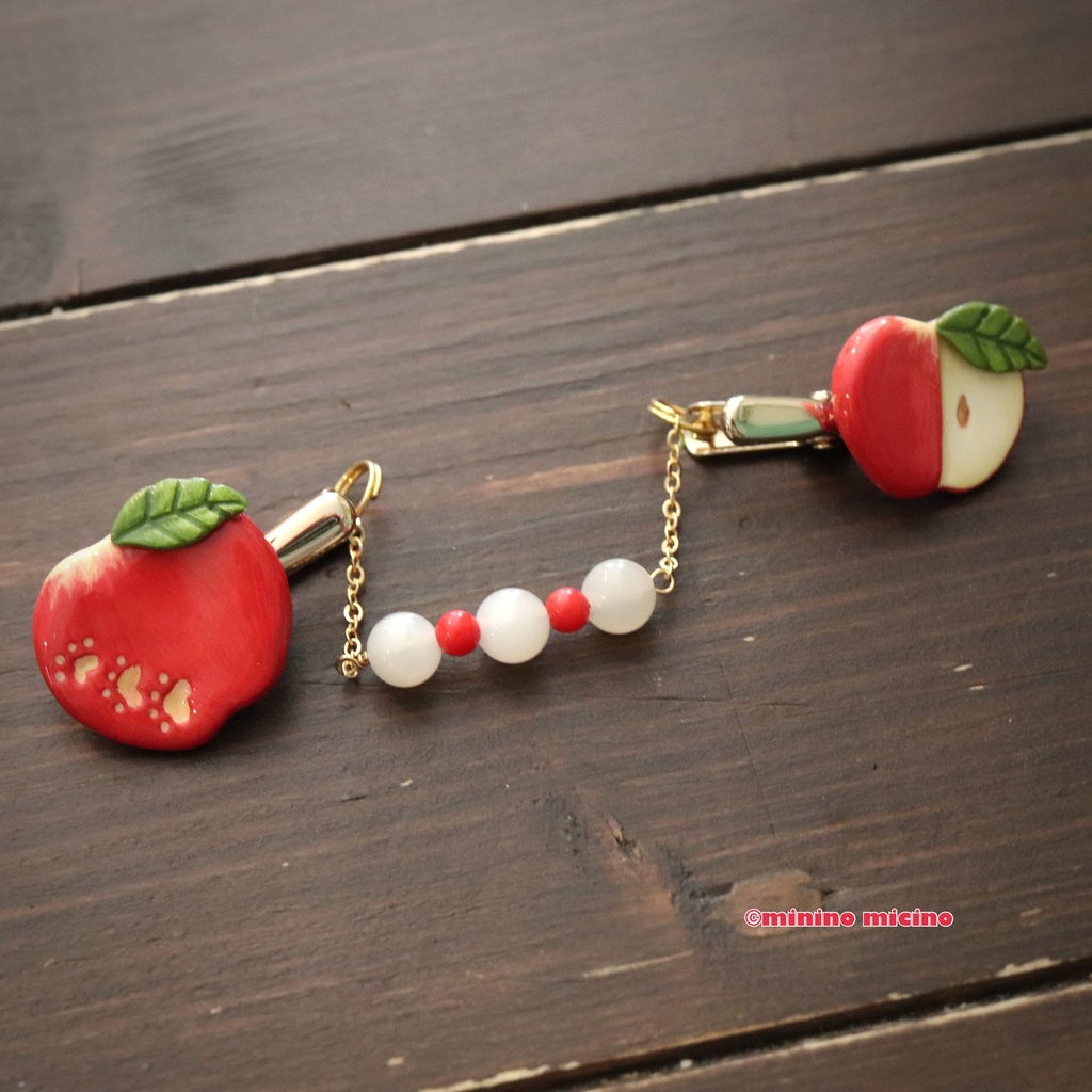 りんごモチーフ ストールクリップ(天然石付)