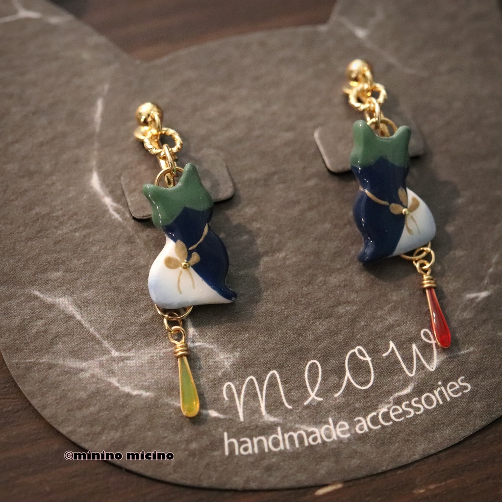 和風マイクロアートキャット ピアス&イヤリング❀青
