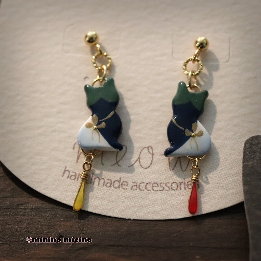 和風マイクロアートキャット ピアス&イヤリング❀青