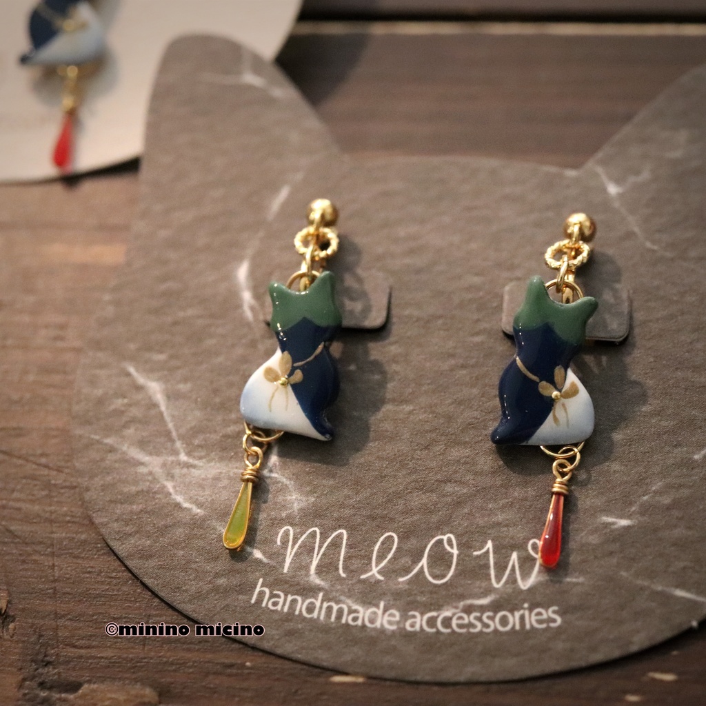 和風マイクロアートキャット ピアス＆イヤリング❀青