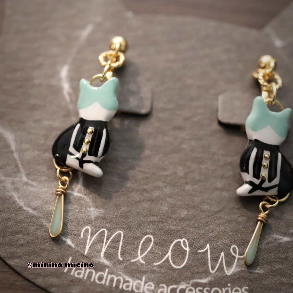 和風マイクロアートキャット ピアス&イヤリング❀膝