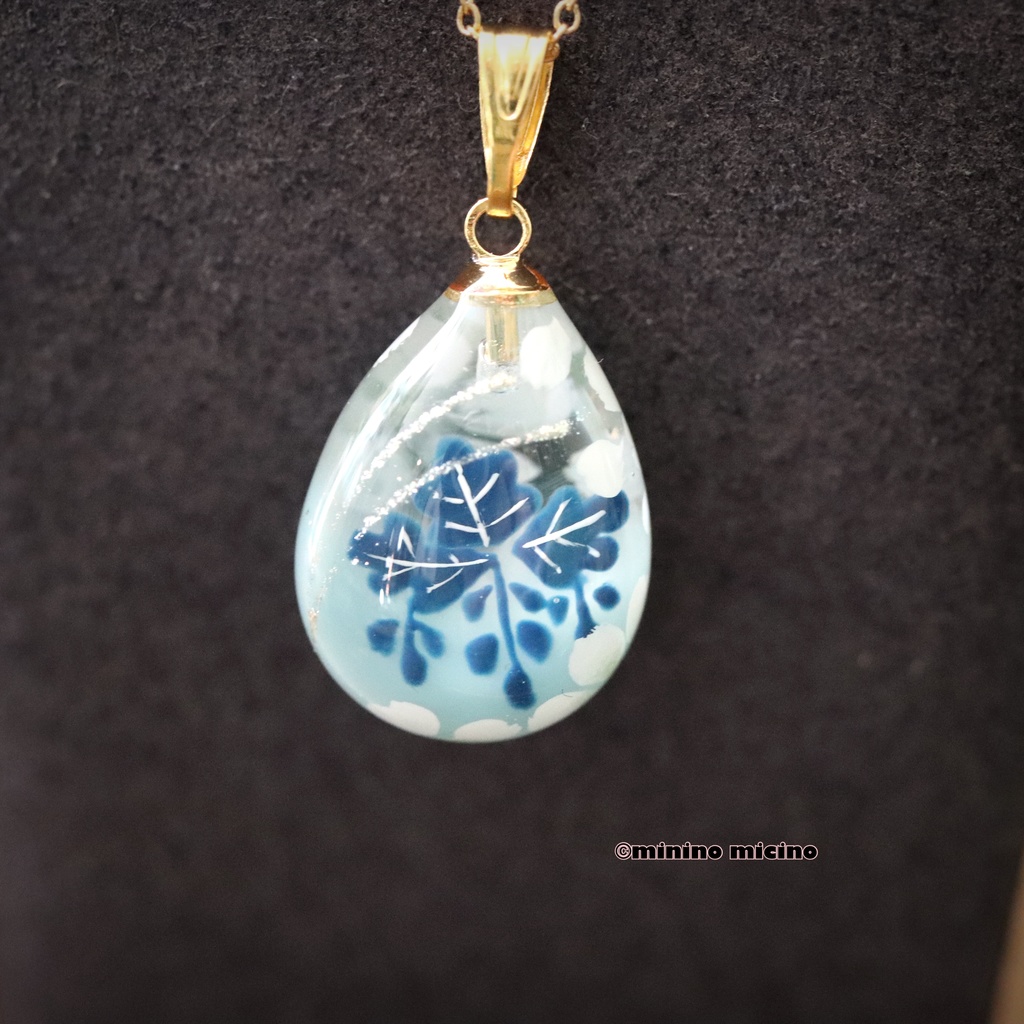 桐紋の雫アートペンダント❀青
