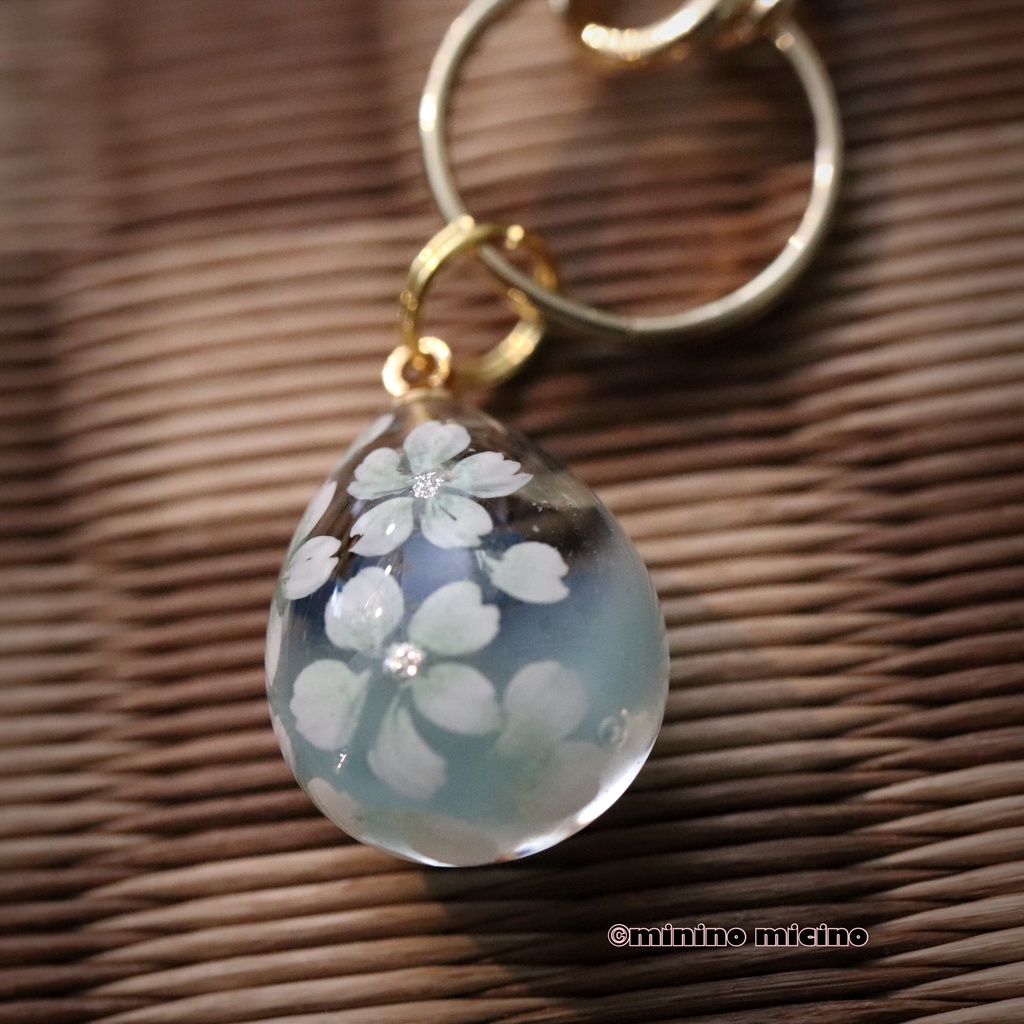 桐紋の雫アートドロップバッグチャーム❀青