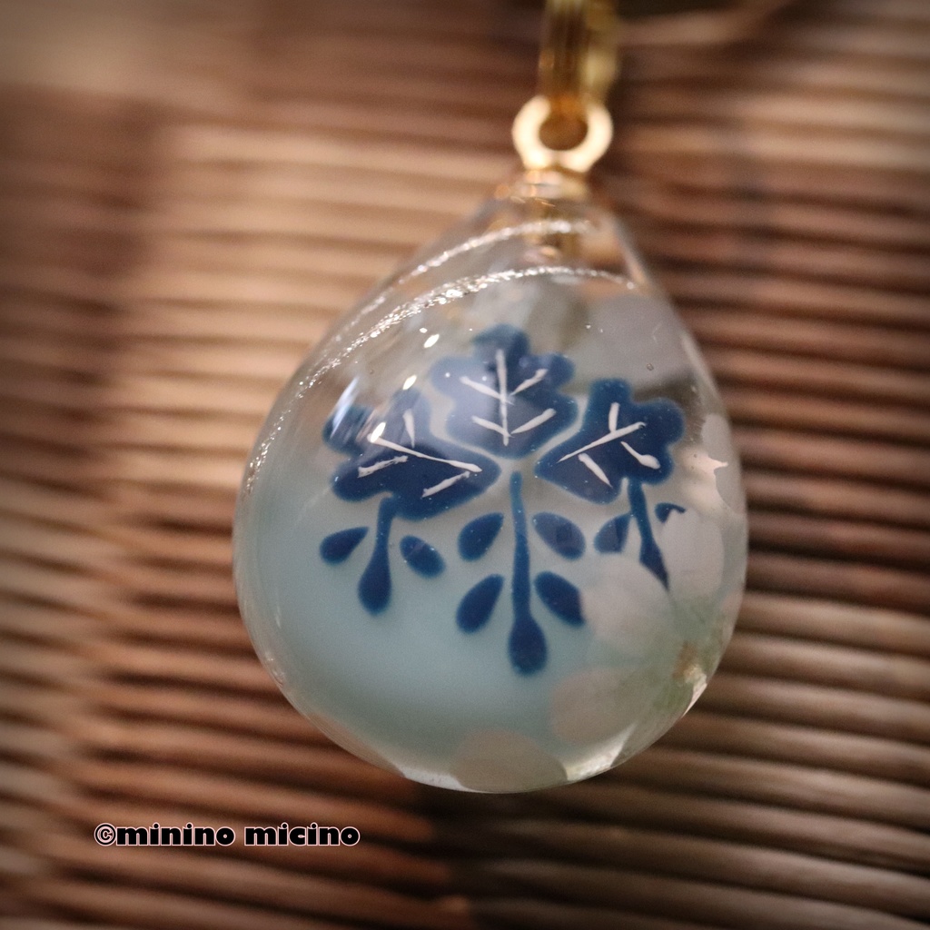 桐紋の雫アートドロップバッグチャーム❀青