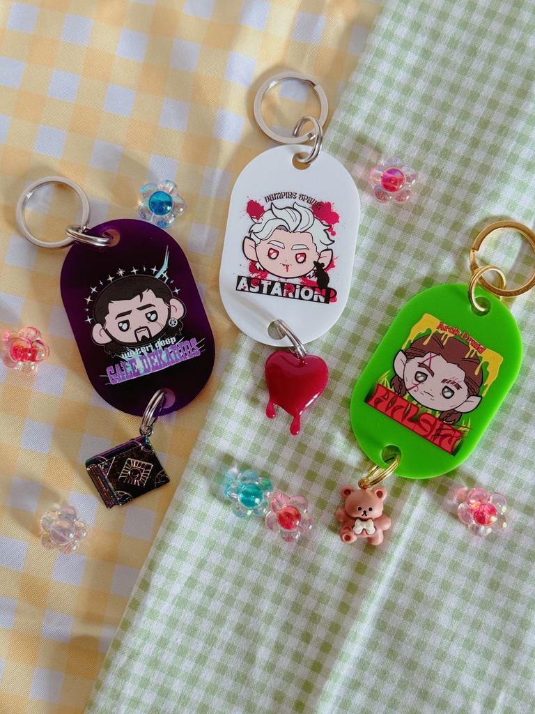 チャーム付きアクリルタグキー