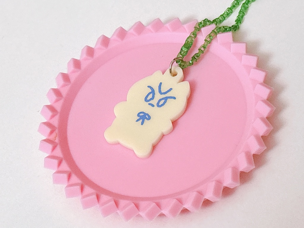 乳白カラーアクキー(いさねこ)