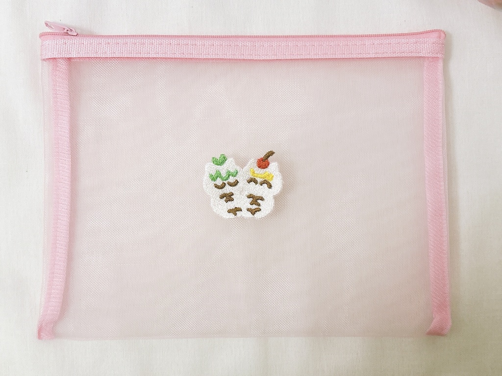 刺繍メッシュポーチ