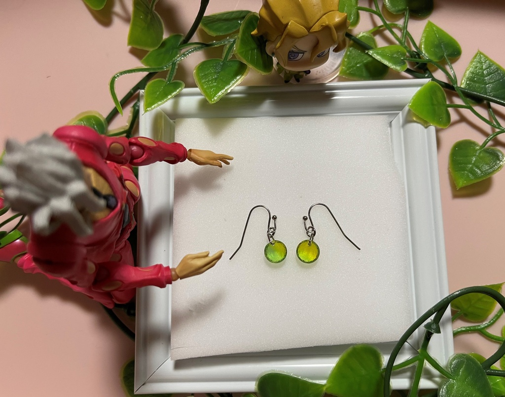 フーゴイメージのピアス（イヤリング交換可）
