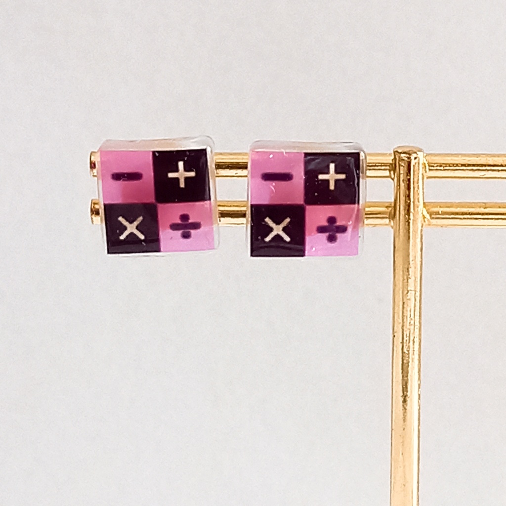 トリッシュ スタッドピアス イヤリング(送料込み)