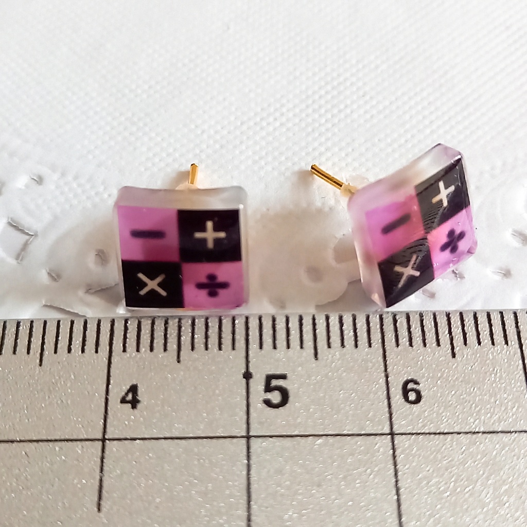 トリッシュ スタッドピアス イヤリング(送料込み)