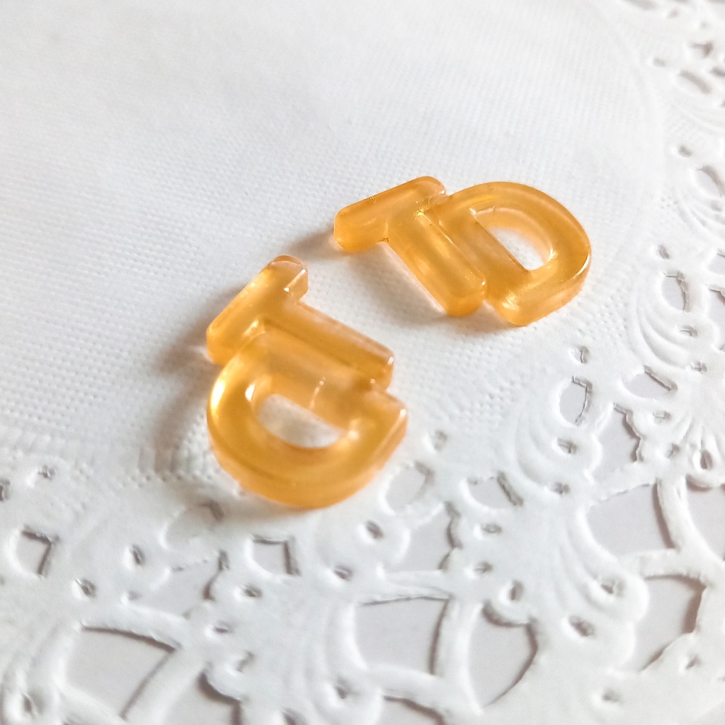 アルファベット ダービー ミニ ピアス イヤリング(送料込み)