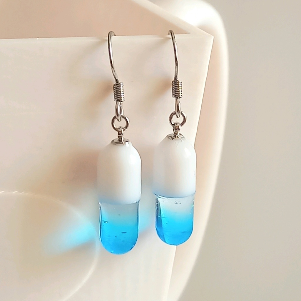 カプセル☆お薬　ピアス　イヤリング