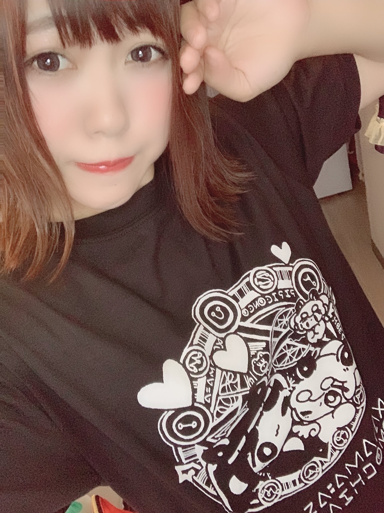 加山愛純×おもちエイリアンコラボT