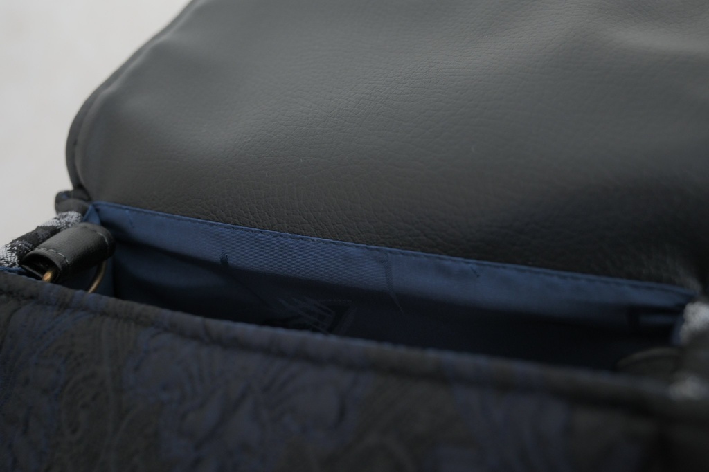 隊長 イメージポシェット