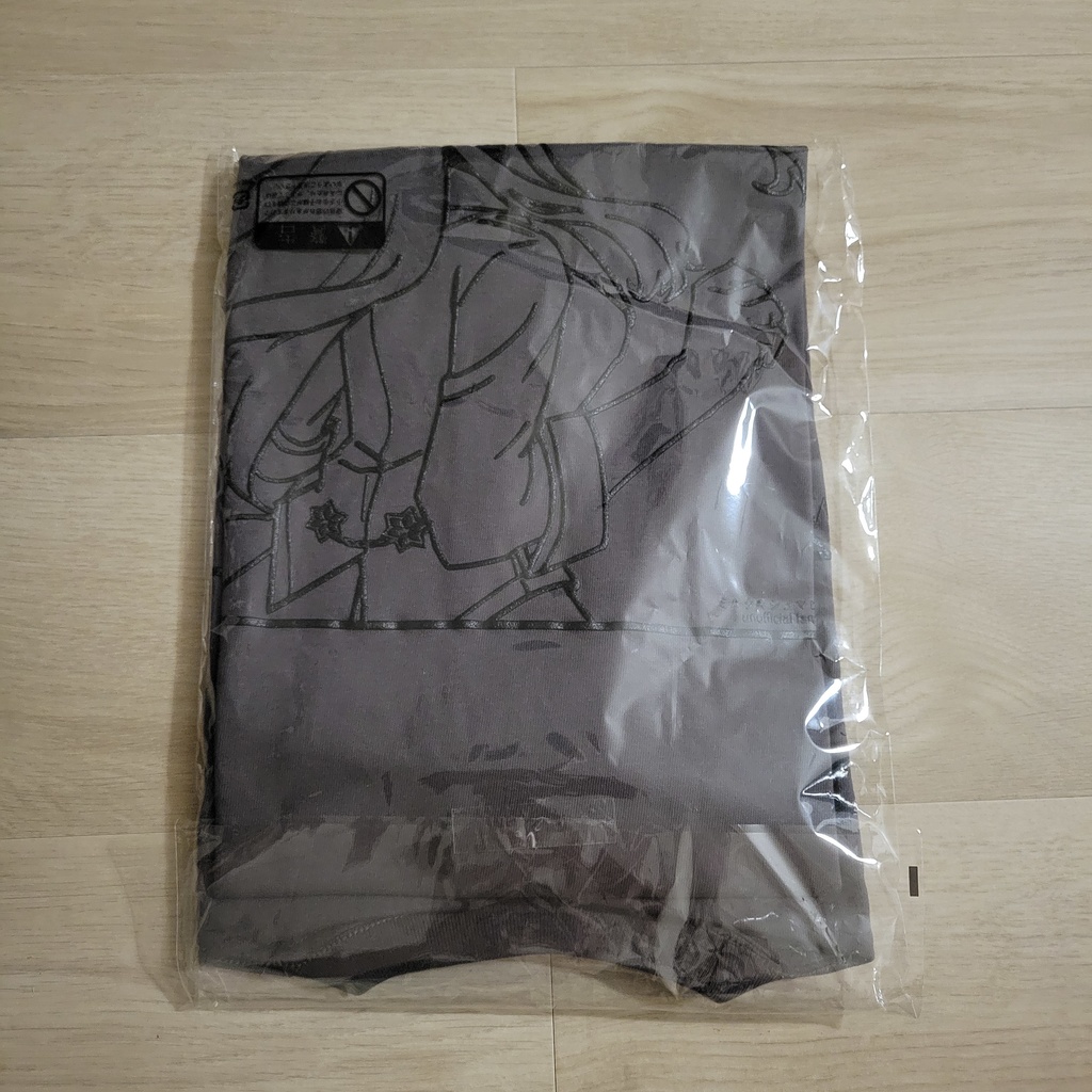 所恵美アウトラインデザインTシャツ