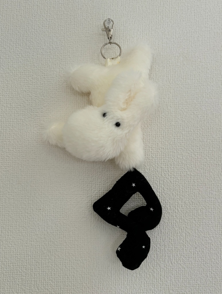 さかだちうささん🎵(白うさ×黒おんぷ)