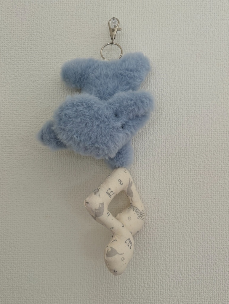 さかだちうささん🎵(青うさ×白おんぷ)