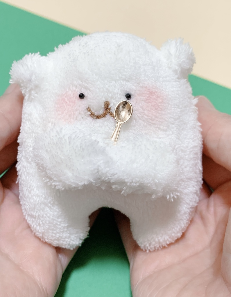 【値下げ中】ひとくちちょうだい🎵まるいしろくまぬいぐるみ