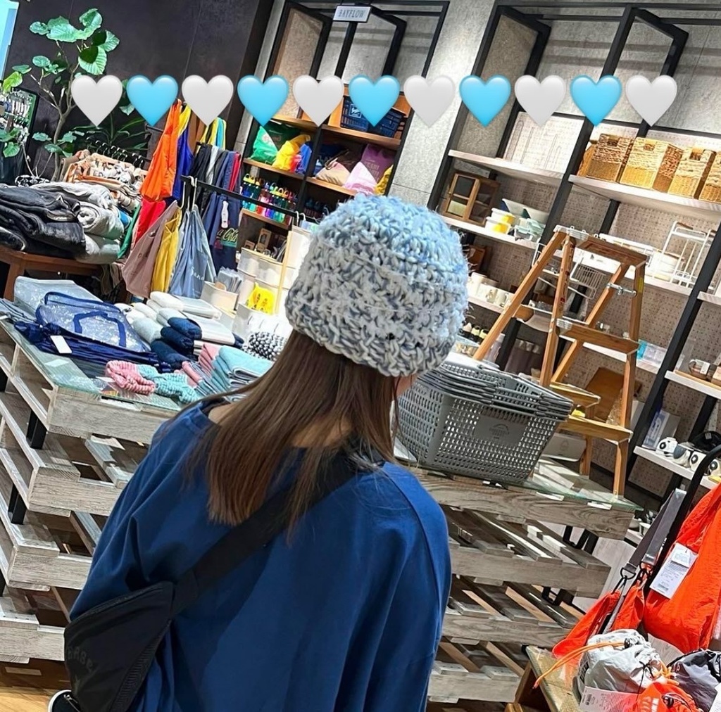 🤍白×水色🩵フワフワビーニー